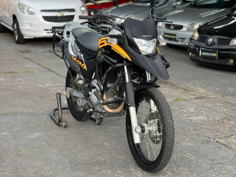 HONDA - XRE 300 - 2018/2018 - Cinza - R$ 23.900,00